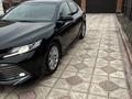 Toyota Camry 2018 года за 14 500 000 тг. в Атырау – фото 3