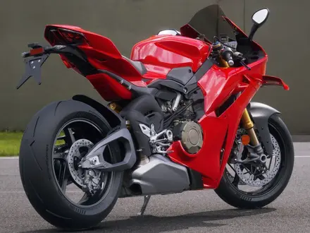 Ducati  Panigale V4 2025 года за 21 111 111 тг. в Алматы