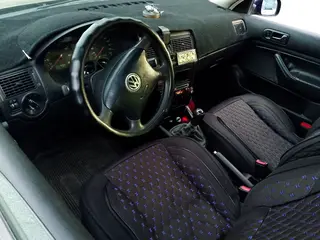 Volkswagen Golf, 1999