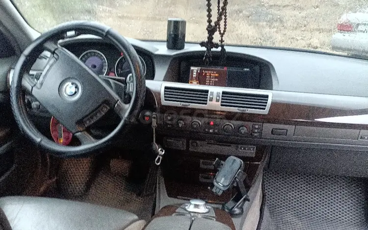 BMW 735 2001 года за 4 200 000 тг. в Семей