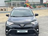 Toyota RAV4 2017 года за 10 700 000 тг. в Актау