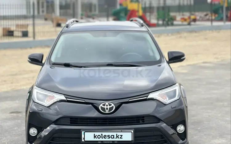 Toyota RAV4 2017 года за 10 700 000 тг. в Актау