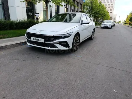 Hyundai Elantra 2023 года за 6 950 000 тг. в Астана – фото 2