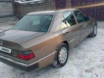 Mercedes-Benz E 230 1990 года за 2 200 000 тг. в Алматы – фото 4