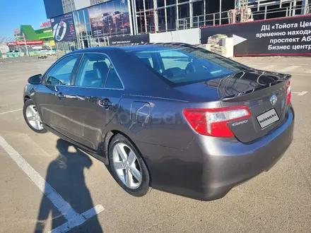 Toyota Camry 2014 года за 6 200 000 тг. в Уральск – фото 3