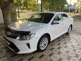 Toyota Camry 2015 годаүшін12 900 000 тг. в Шымкент – фото 2