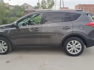 Toyota RAV4, 2015