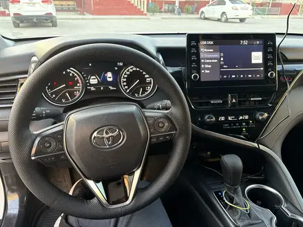 Toyota Camry 2023 года за 15 300 000 тг. в Актау – фото 12