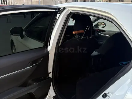 Toyota Camry 2023 года за 15 300 000 тг. в Актау – фото 13