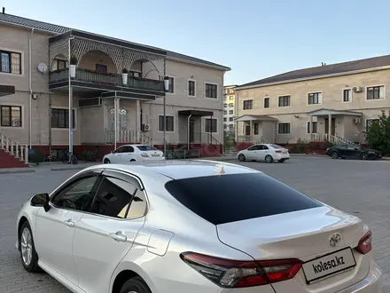 Toyota Camry 2023 года за 15 300 000 тг. в Актау – фото 5