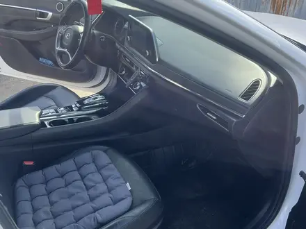 Hyundai Sonata 2021 года за 10 000 000 тг. в Актобе – фото 9