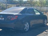 Toyota Camry 2014 года за 5 000 000 тг. в Атырау – фото 3
