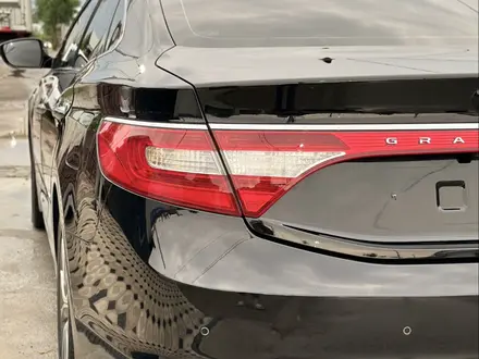 Hyundai Grandeur 2015 года за 5 800 000 тг. в Шымкент – фото 8