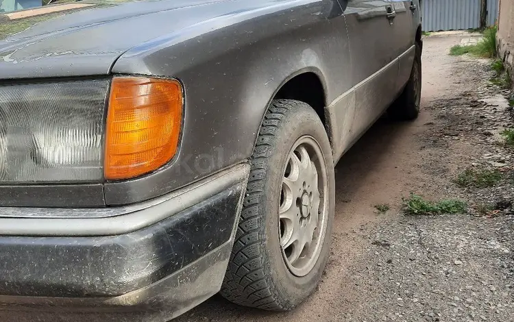 Mercedes-Benz E 200 1991 года за 1 200 000 тг. в Караганда