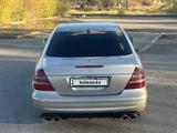 Mercedes-Benz E 320 2004 года за 4 700 000 тг. в Караганда – фото 4