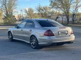 Mercedes-Benz E 320 2004 года за 4 700 000 тг. в Караганда – фото 5