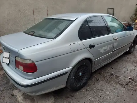 BMW 528 1996 года за 2 100 000 тг. в Алматы – фото 10