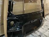 Крышка багажника на Land Cruiser 300 за 430 000 тг. в Тараз – фото 2