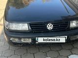 Volkswagen Passat 1995 годаfor1 400 000 тг. в Караганда – фото 3