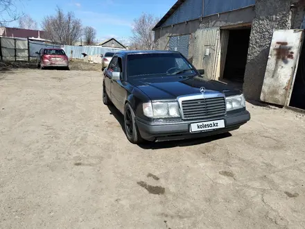 Mercedes-Benz E 300 1993 года за 1 500 000 тг. в Уральск – фото 2