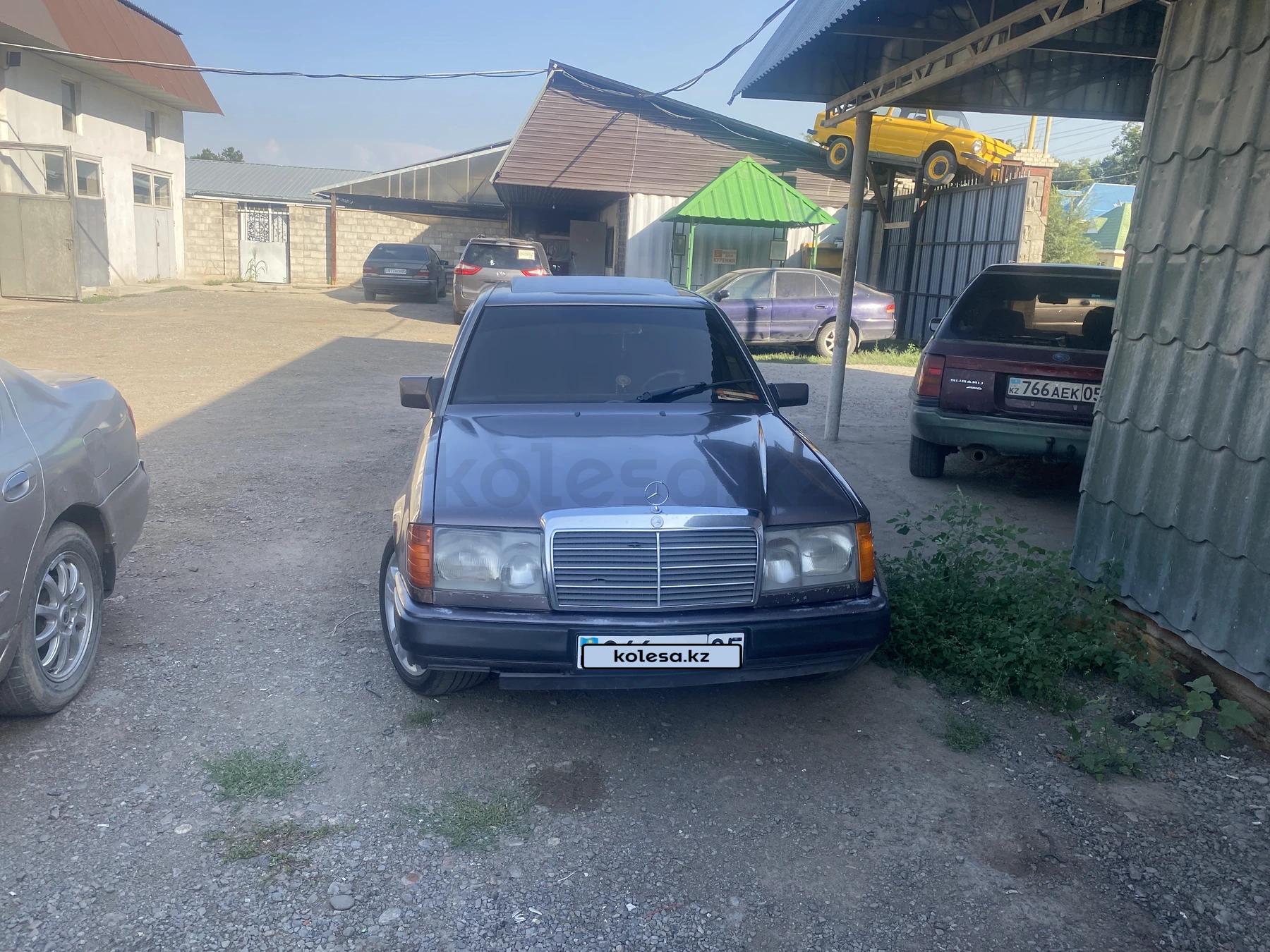 Mercedes-Benz E 200 1993 г.