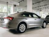 Skoda Octavia Essence 2026 года за 17 490 000 тг. в Алматы – фото 5