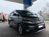 Авто бизнес класса Toyota Vellfire с водителем, 7 местный в Тараз