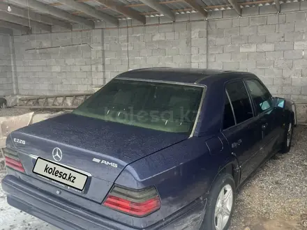 Mercedes-Benz E 220 1995 года за 2 100 000 тг. в Тараз – фото 7