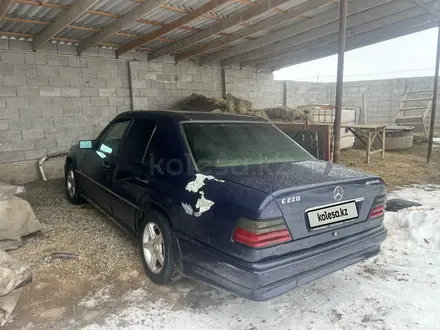 Mercedes-Benz E 220 1995 года за 2 100 000 тг. в Тараз – фото 8