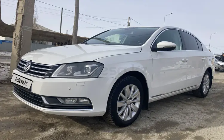 Volkswagen Passat 2012 годаүшін4 200 000 тг. в Атырау