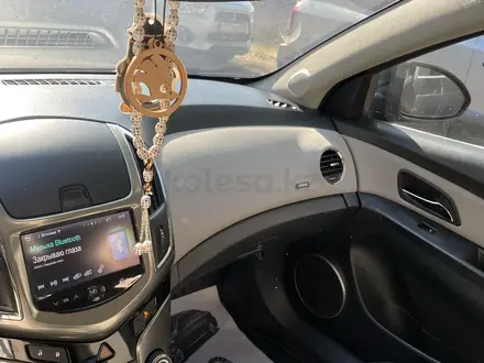 Chevrolet Cruze 2013 года за 2 700 000 тг. в Уральск – фото 18