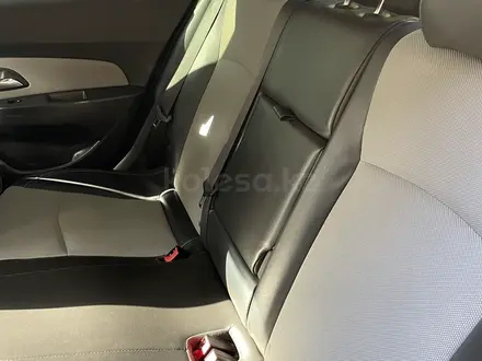Chevrolet Cruze 2013 года за 2 700 000 тг. в Уральск – фото 19