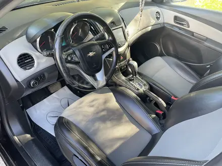 Chevrolet Cruze 2013 года за 2 700 000 тг. в Уральск – фото 11