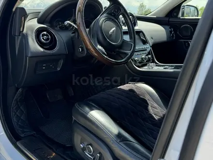 Jaguar XJ 2018 года за 29 000 000 тг. в Алматы – фото 15