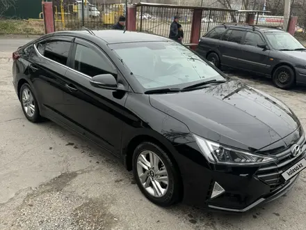 Hyundai Elantra 2019 года за 8 500 000 тг. в Шымкент