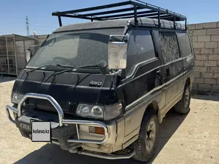 Mitsubishi Delica, 1994