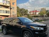 Toyota Highlander 2014 годаүшін17 000 000 тг. в Алматы