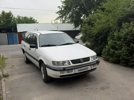 Volkswagen Passat 1995 года за 1 500 000 тг. в Алматы