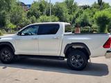 Toyota Hilux 2022 года за 22 900 000 тг. в Алматы – фото 5