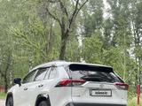 Toyota RAV4 2021 года за 17 500 000 тг. в Алматы – фото 4