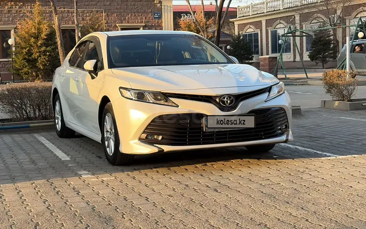 Toyota Camry 2020 года за 11 490 000 тг. в Атырау