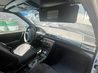 Mercedes-Benz E 230