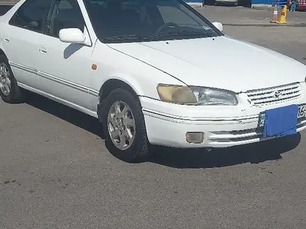 Toyota Camry 1998 года за 3 500 000 тг. в Алматы – фото 8