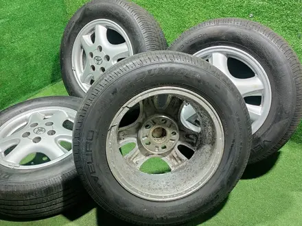 Диск оригинал Toyota с шинами Dunlop 205/65 R15 летний за 160 000 тг. в Алматы – фото 3