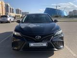 Toyota Camry 2021 года за 13 000 000 тг. в Астана – фото 2