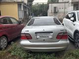 Mercedes-Benz CLK 320 1998 года за 1 400 000 тг. в Уральск – фото 2