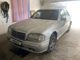 Mercedes-Benz C 180 1995 года за 1 550 000 тг. в Актобе – фото 2