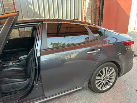 Kia K5 2018 года за 8 800 000 тг. в Алматы – фото 3