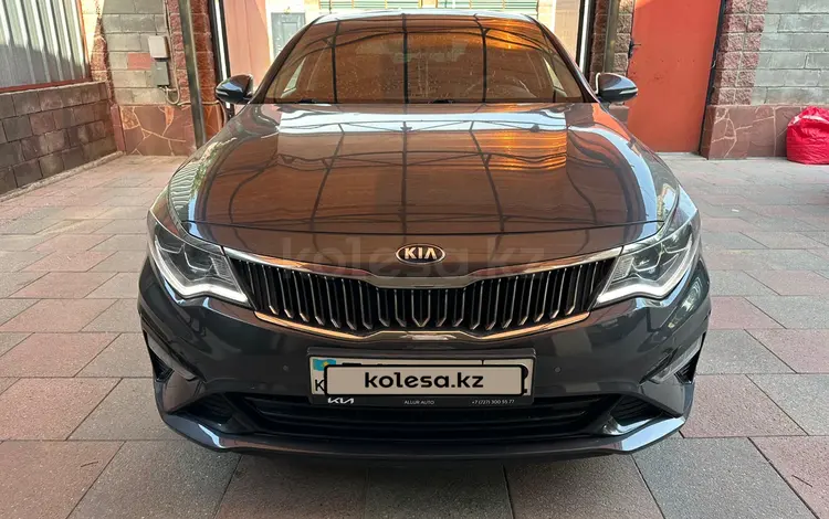 Kia K5 2018 года за 8 800 000 тг. в Алматы