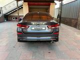 Kia K5 2018 года за 8 800 000 тг. в Алматы – фото 5
